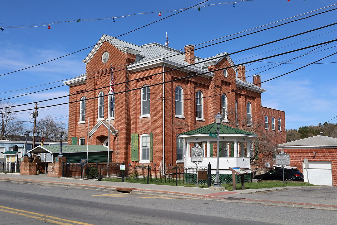 Monroe County Courthouse in Union, West Virginia, photographed in April 2022